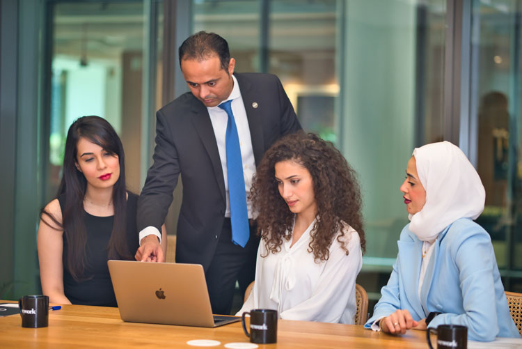 الاستثمار بالمنطقة الحرة دبى