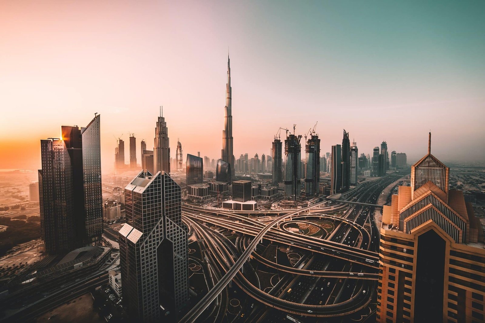 What are the free zones in Dubai?